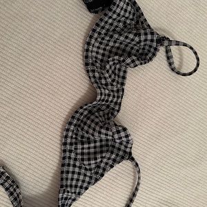 Bra style bikini top with underwire